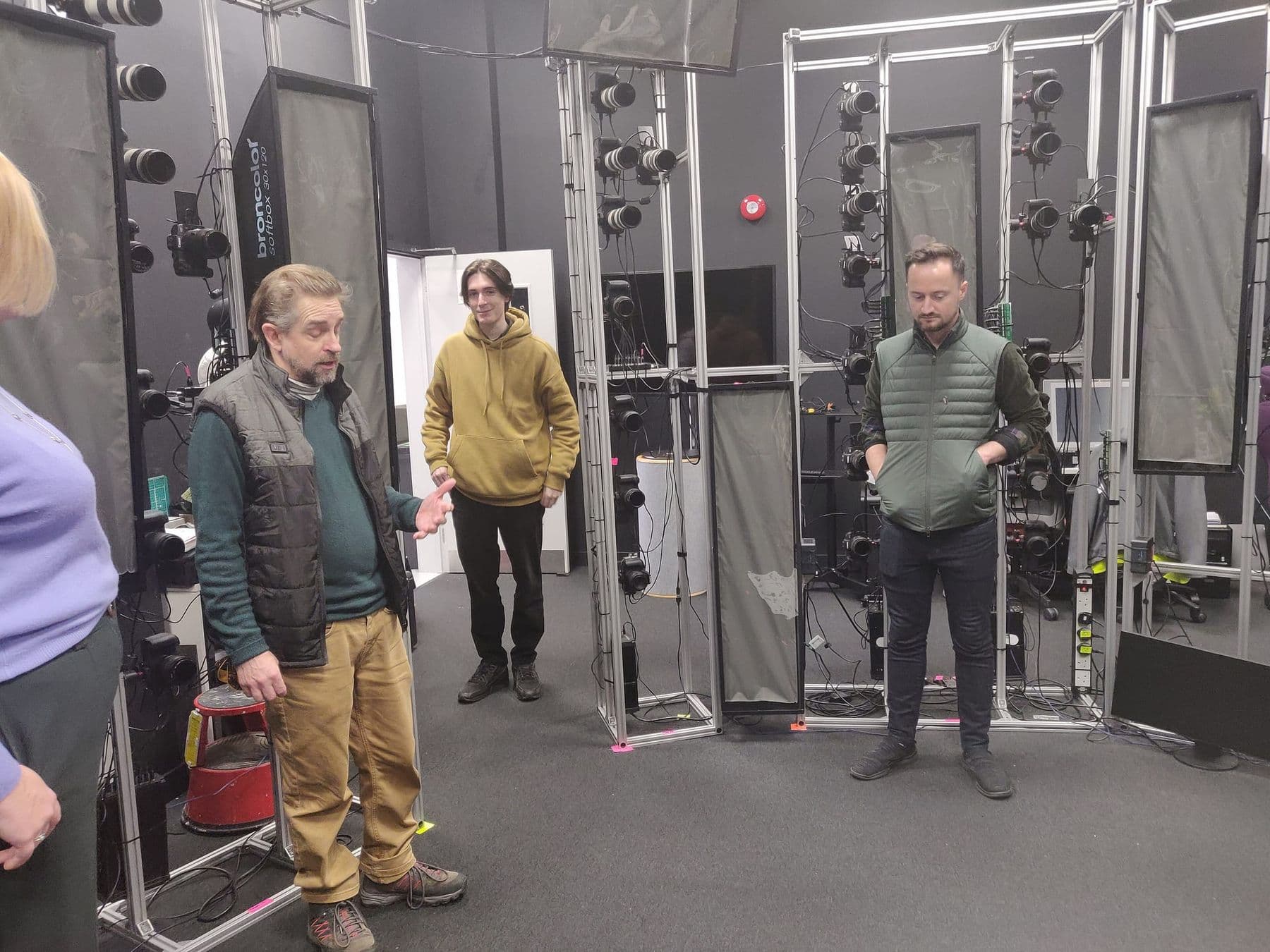 Photogrammetry studio with dozens of cameras capturing a subject from many angles