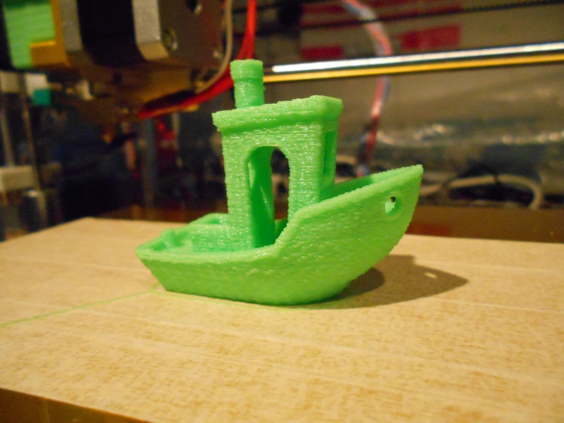 მწვანე 3DBenchy ნავი, კლასიკური სატესტო ბეჭდვა 3D პრინტერზე